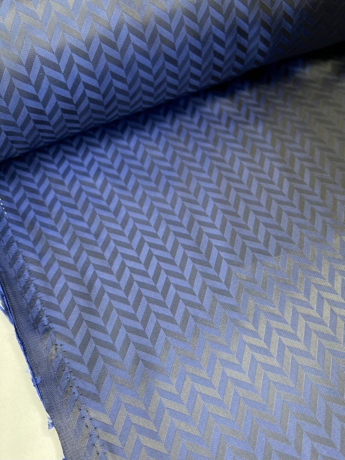 Itališkas pamušalinis audinys „Blue Chameleon“