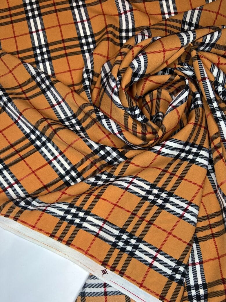 „Silky“ audinys „Burberry“ rašto