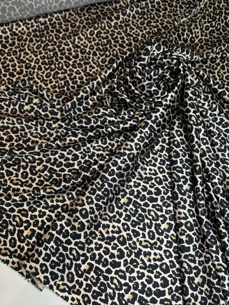 Armani šilkas (satinas) leopardo rašto