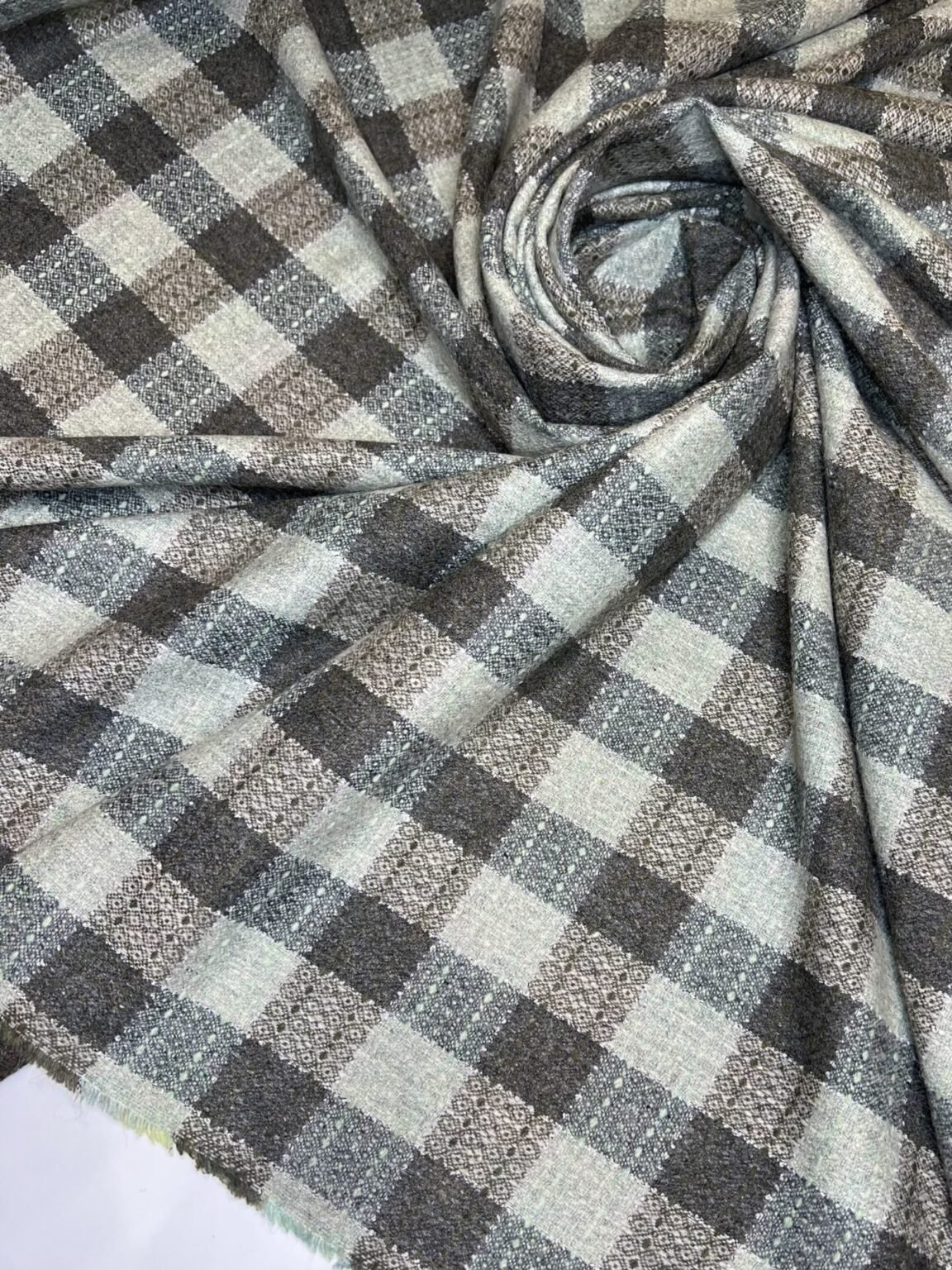 Itališkas dvipusis „Virgin Wool“ kostiuminis/paltinis audinys langeliais