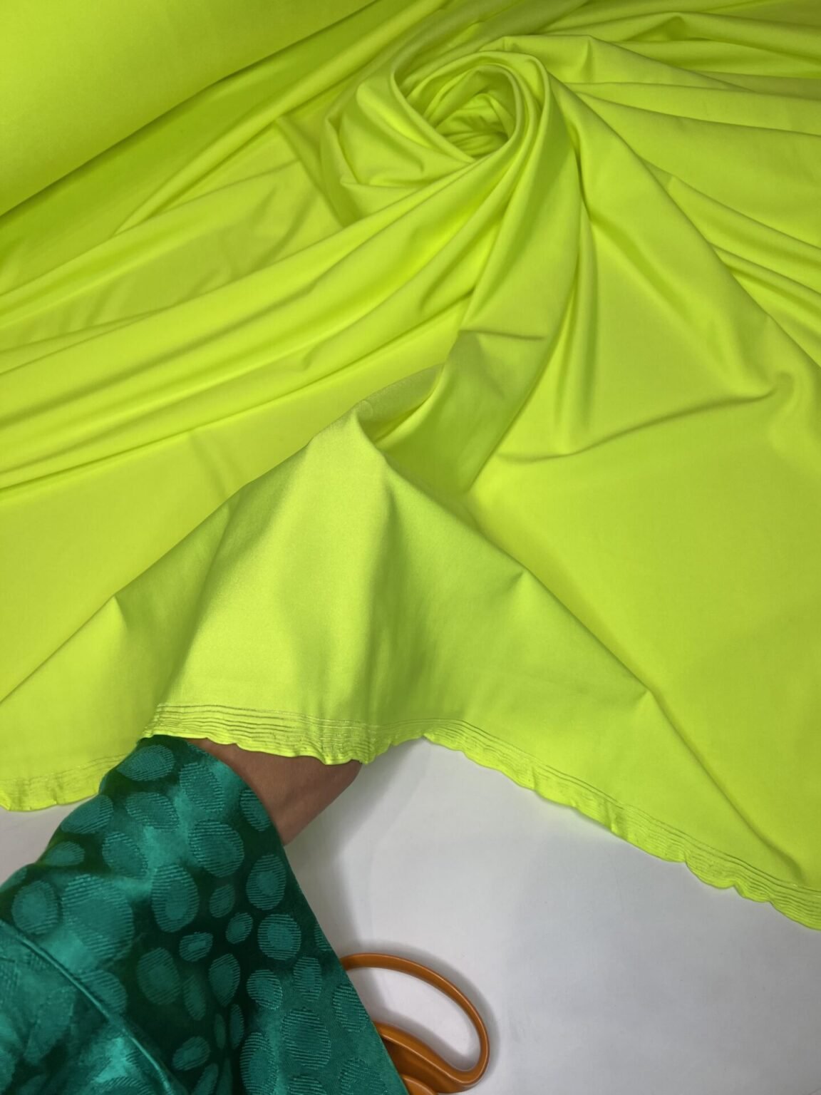 Лайкра (lycra) неоново-жёлтого цвета