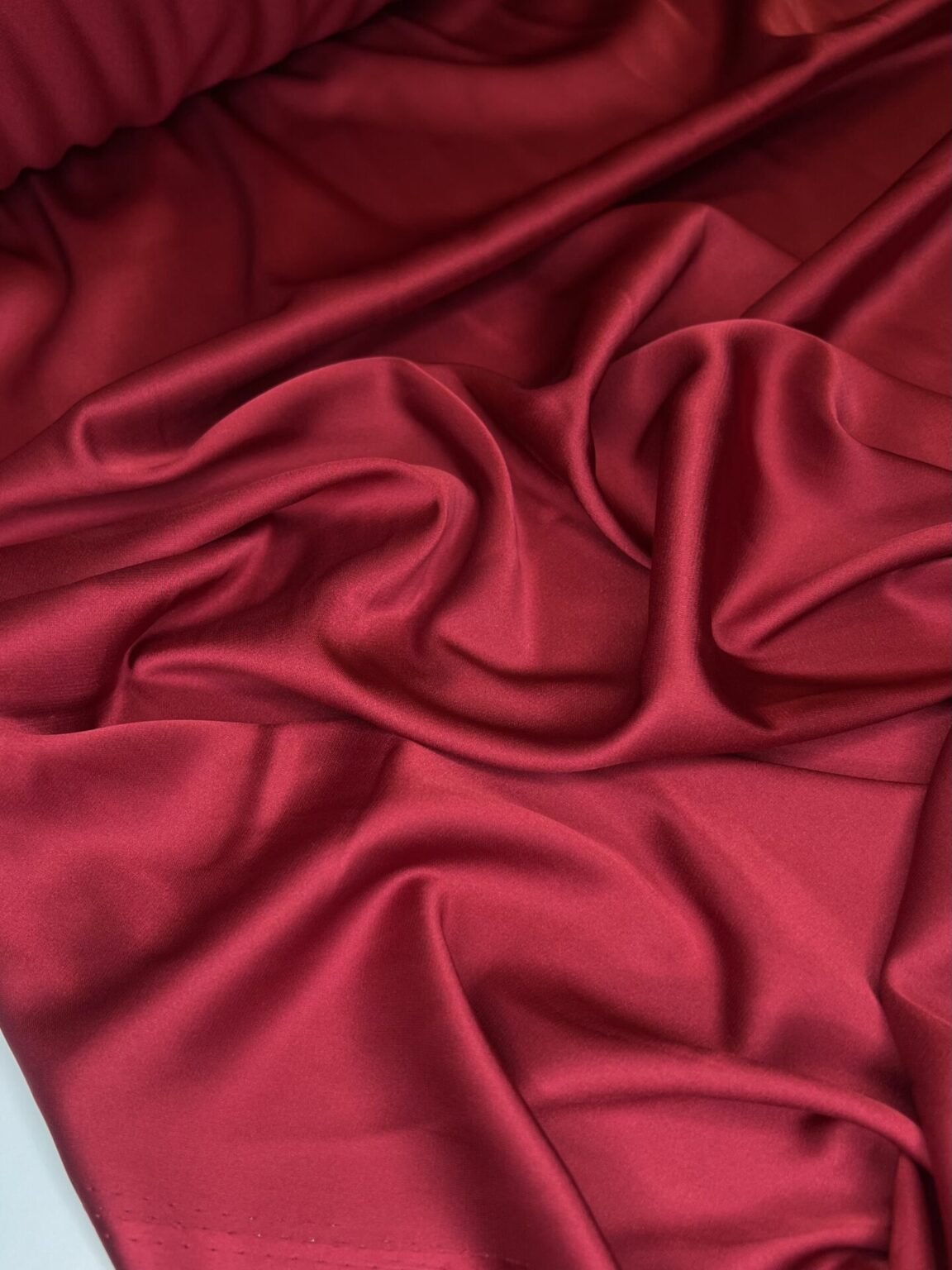 Armani šilkas (satinas) „Bordo“ spalvos