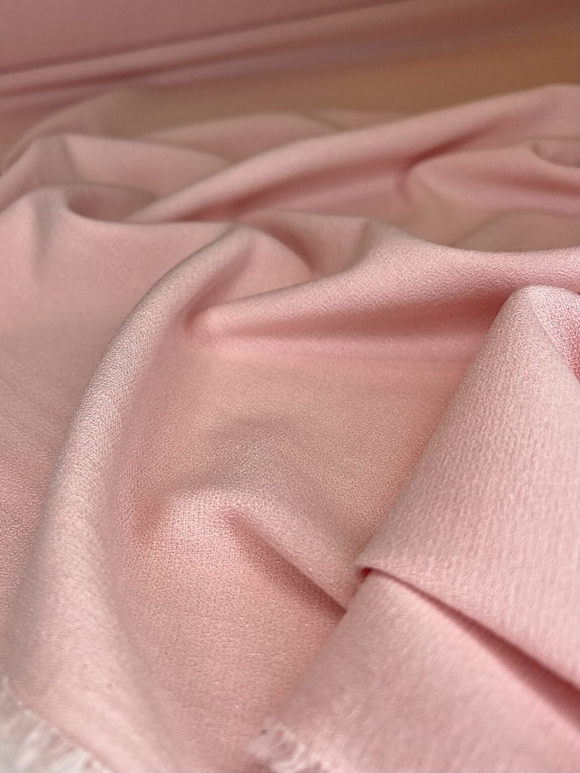 Блестящий вискозный креп "Baby Pink"
