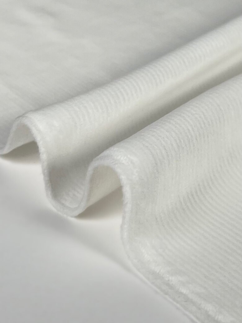 Soft veliūras baltos spalvos
