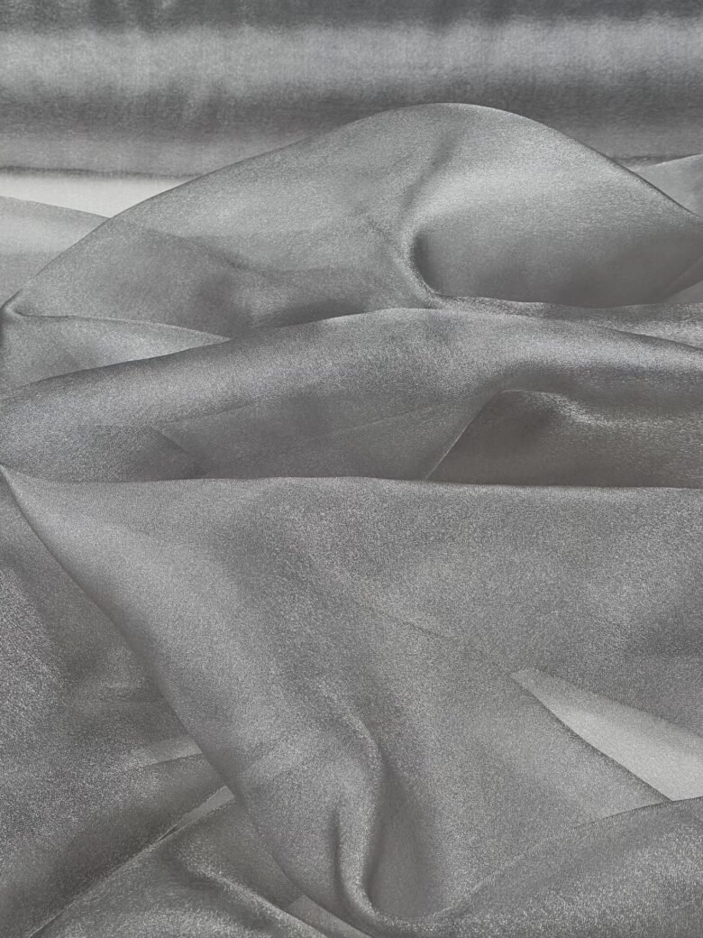 Organza „Sidabro Pilkos“ spalvos
