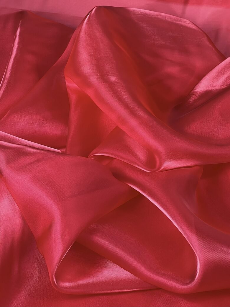 Organza „Koralų Raudonos“ spalvos