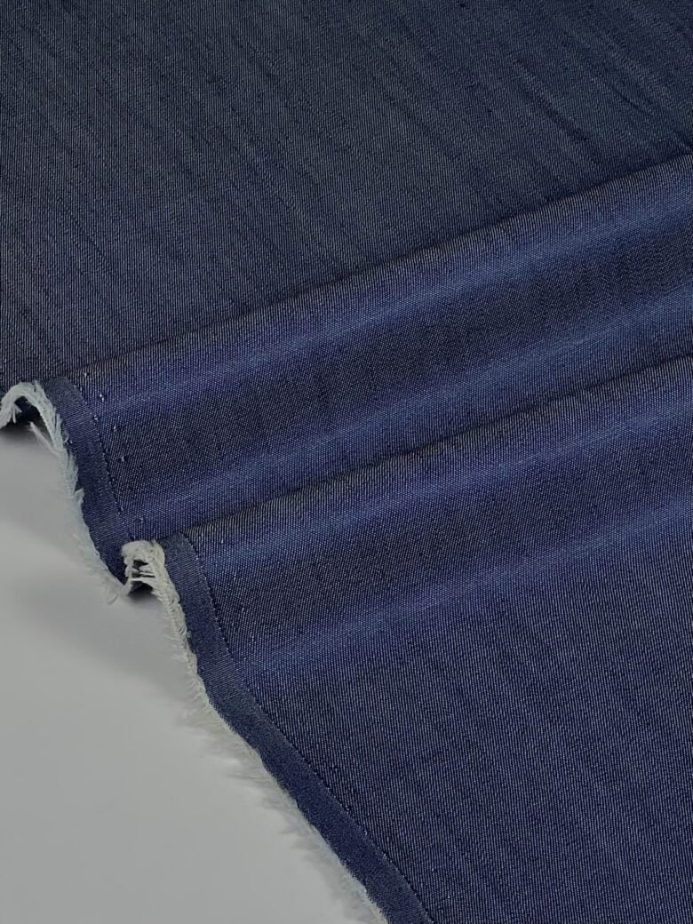 TENCEL (tencelio) plonas audinys rašalo mėlynos spalvos (labai dažantis)