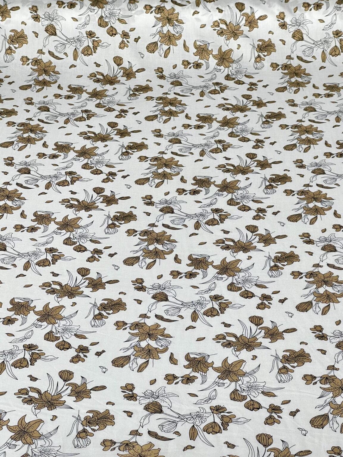 Suknelinis viskozės audinys „Kakavinės Gėlės“