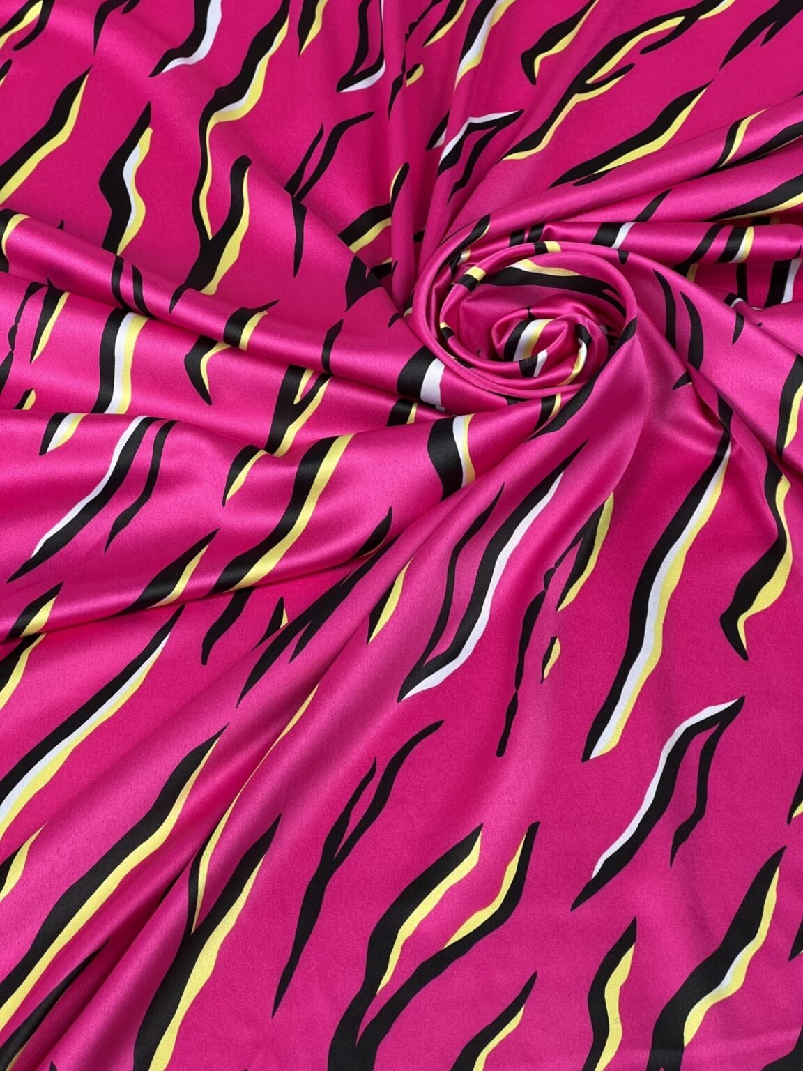 Armani šilkas (satinas) „Pink Fantasy“