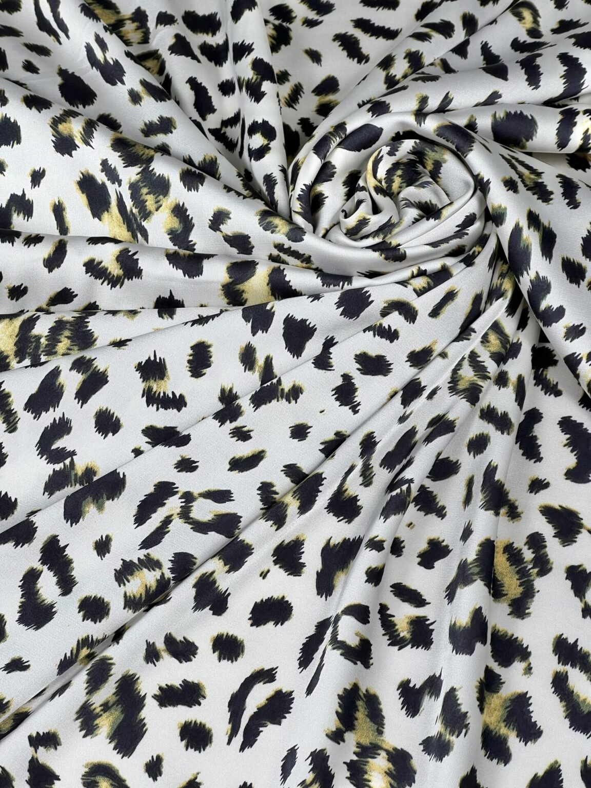 Armani šilkas (satinas) „Leopard In Lemon“