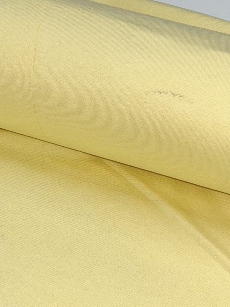 (SU BROKU) „Diagonal“ trisiūlis kilpinis trikotažas „Light Yellow“ spalvos (MX05)