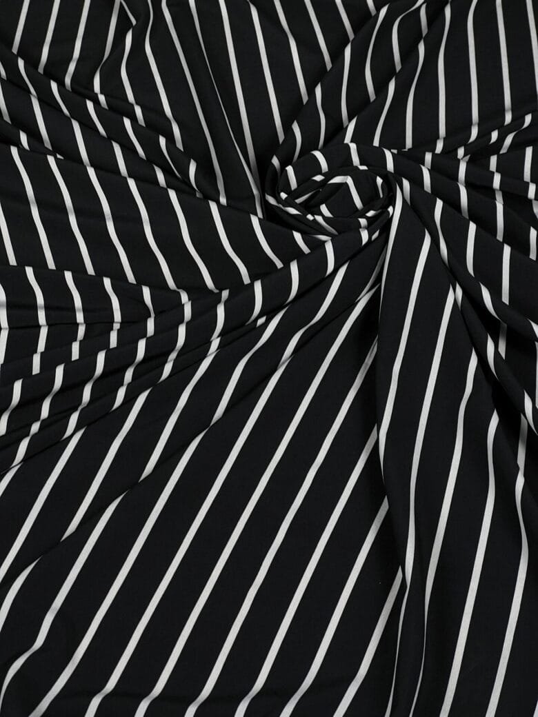 „Silky“ dryžuotas audinys „Black & White Elegancу“