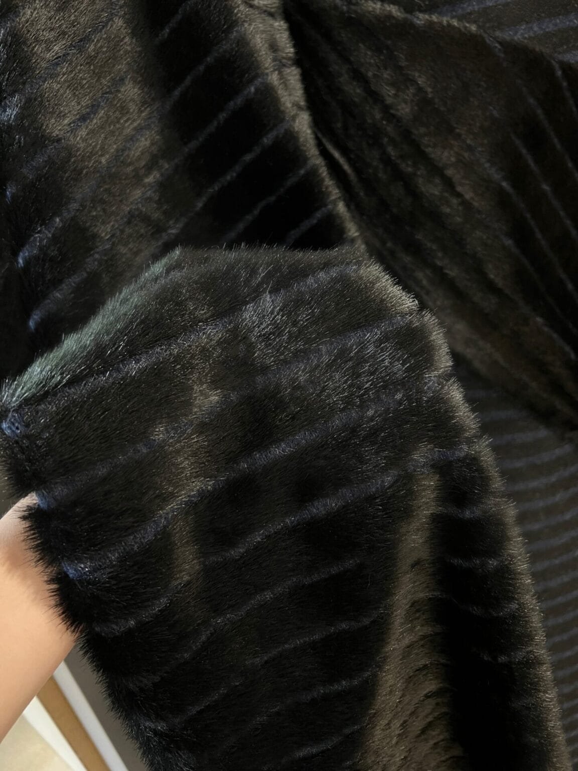 Искусственный мех «Vertical Wild Stripe»