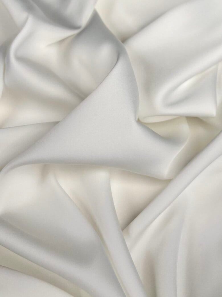Dvipusis matinis satinas su elastanu pieno baltos spalvos