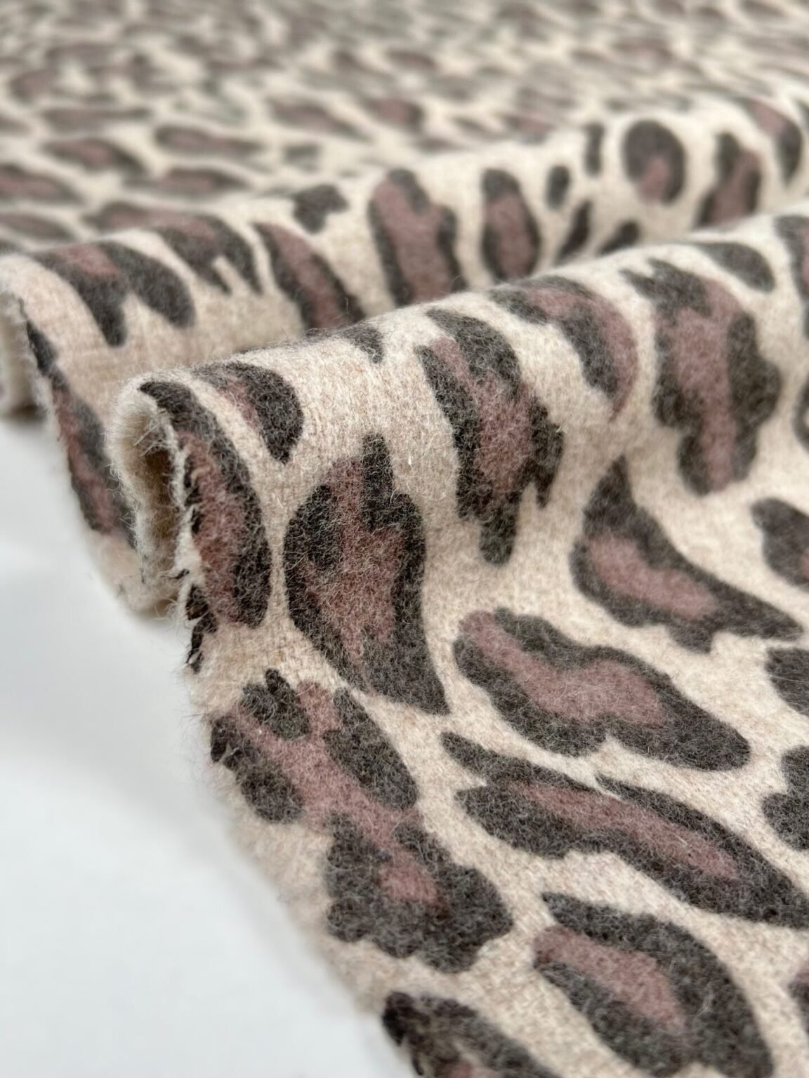 Itališkas „Virgin“ vilnos paltinis audinys „Leopard“