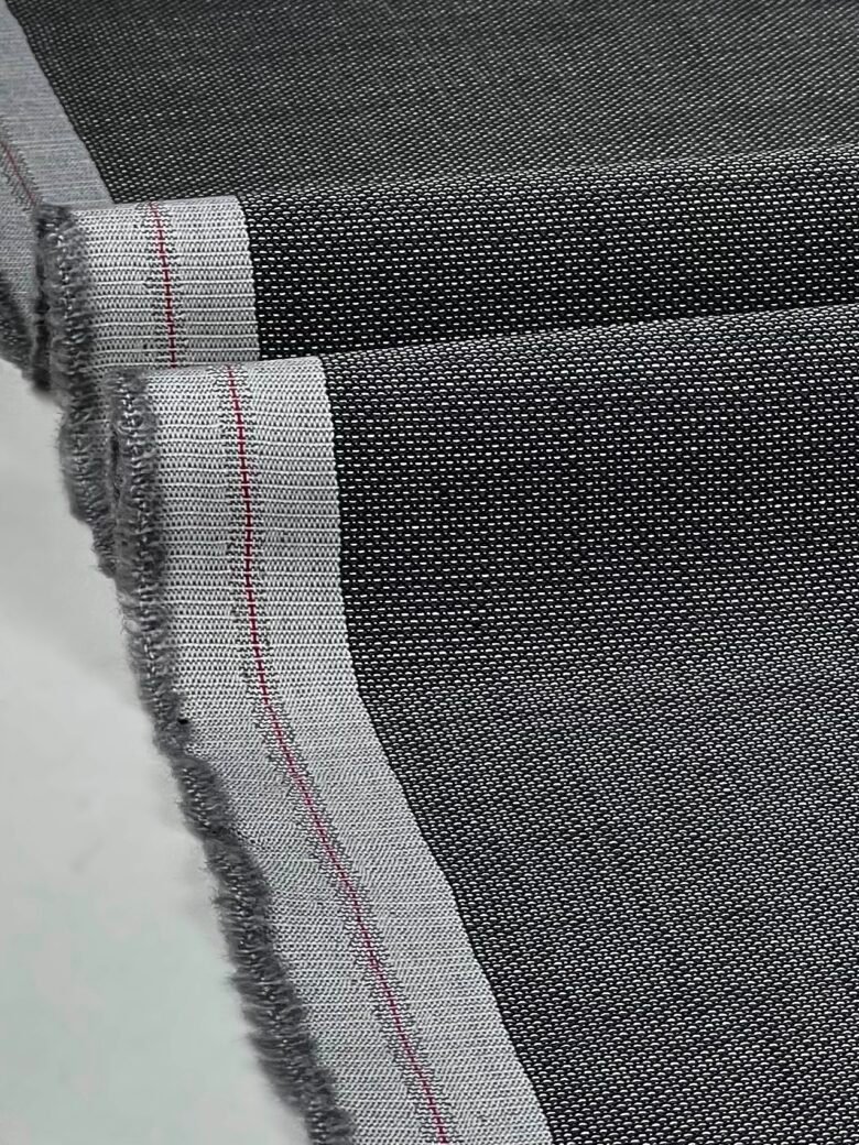 Itališkas kostiuminis „Virgin“ vilnos audinys „Silky Grey“ su 15% natūralaus šilko
