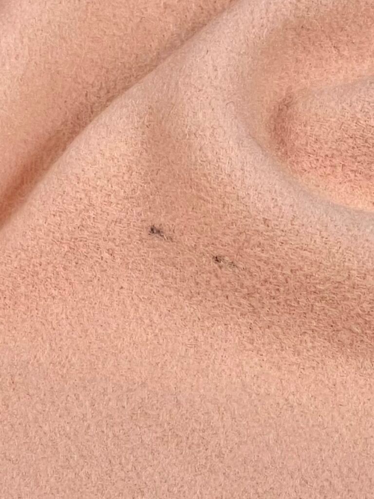 Itališkas paltinis „Virgin“ vilnos audinys veliūrinio paviršiaus „Light Peach“ (SU BROKU)