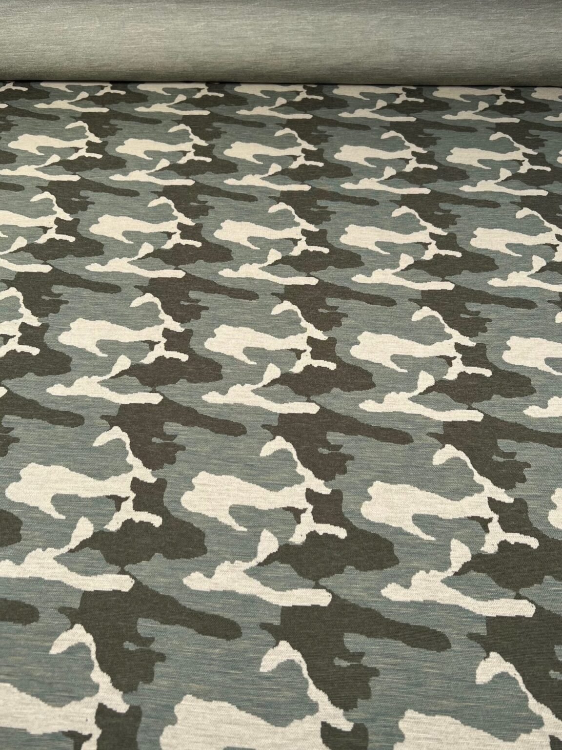 Merino vilnos elastingas trikotažas su raštu (premium kokybė) „Camouflage“ 128