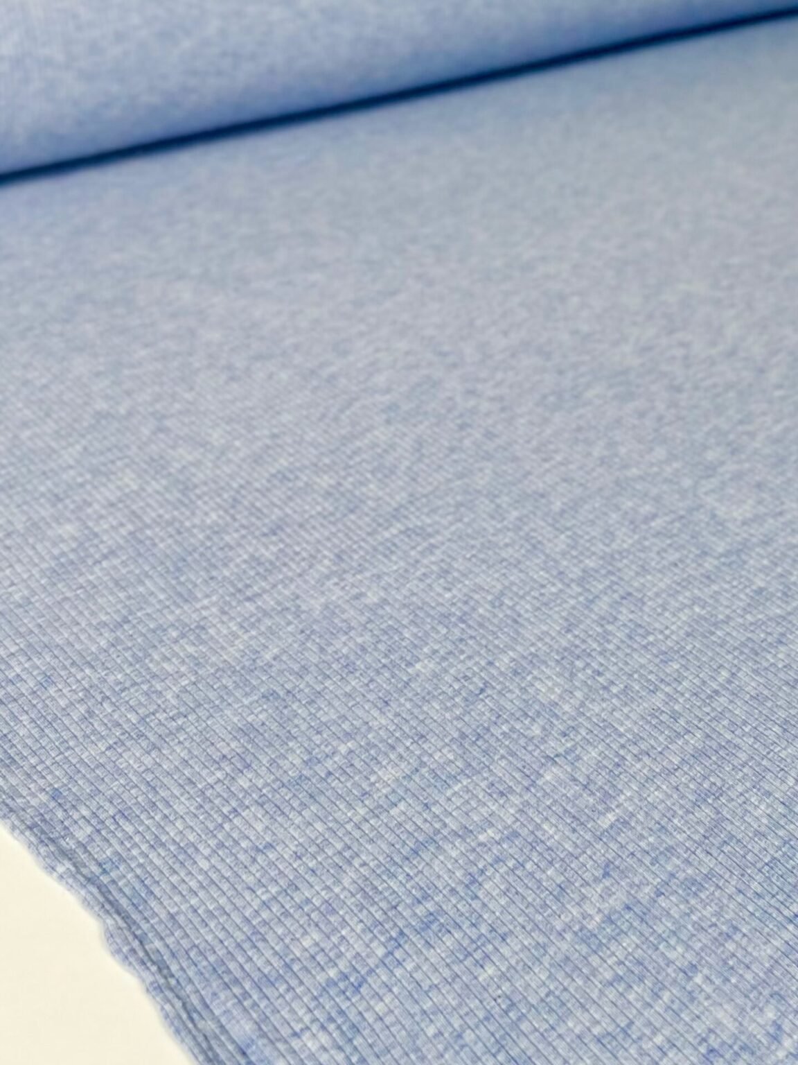 Kupranugarių vilnos ir organinės medvilnės elastingas trikotažas (rib tekstūros) „Baby Blue“ spalvos 154