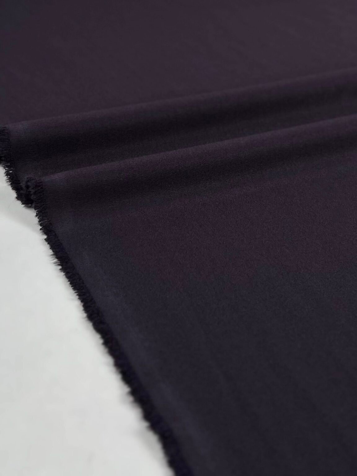 Kostiuminis audinys su viskoze „Dark Purple“