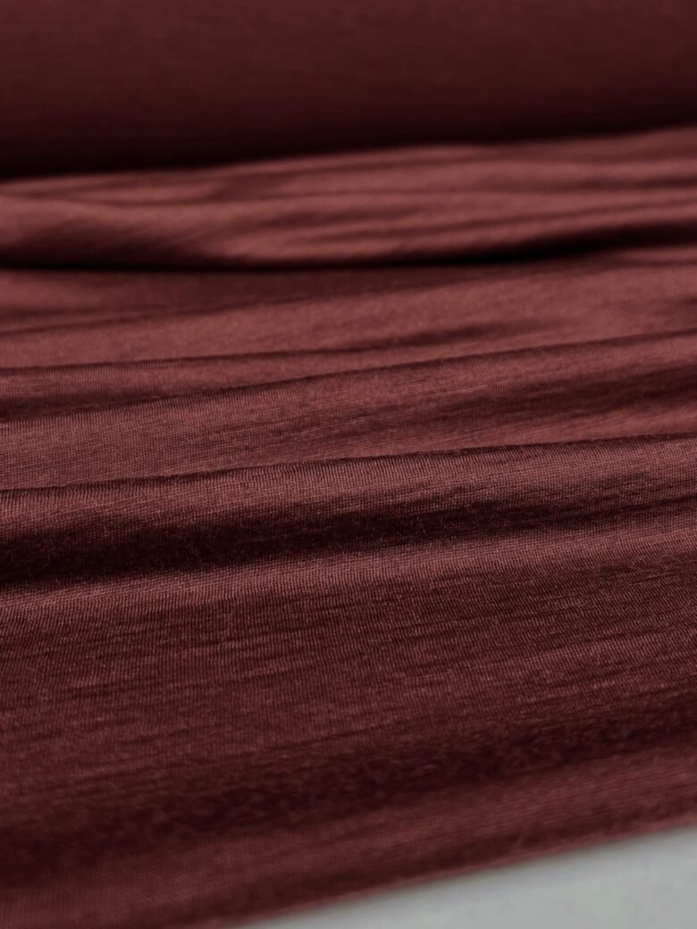 Merino vilnos elastingas trikotažas (premium kokybė) „Red Vine“ spalvos 051
