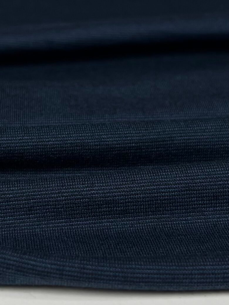 Merino vilnos ir liocelio elastingas trikotažas (premium kokybė) smulkių dryželių rašto tamsiai mėlynos spalvos 066