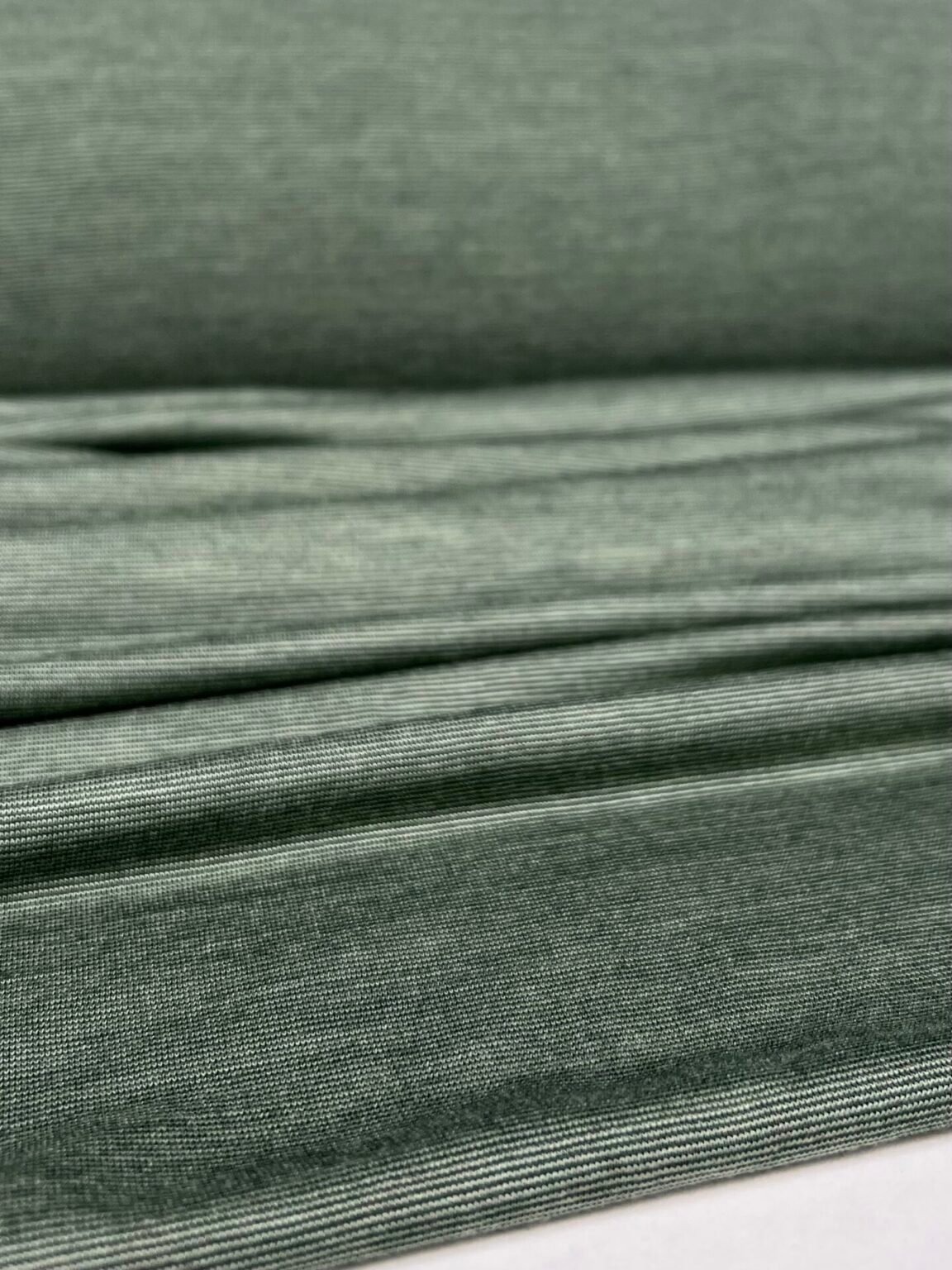 Merino vilnos ir liocelio elastingas trikotažas (premium kokybė) smulkių dryželių rašto žalsvos spalvos 139