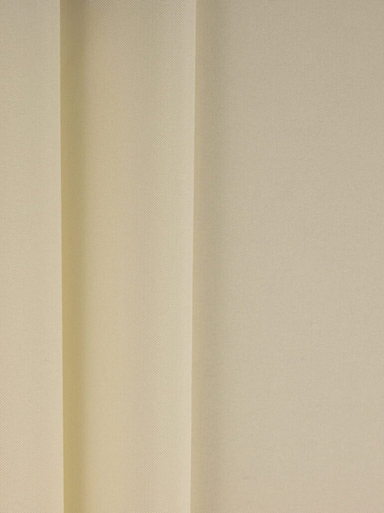 Gabardino audinys pieno baltos spalvos 002