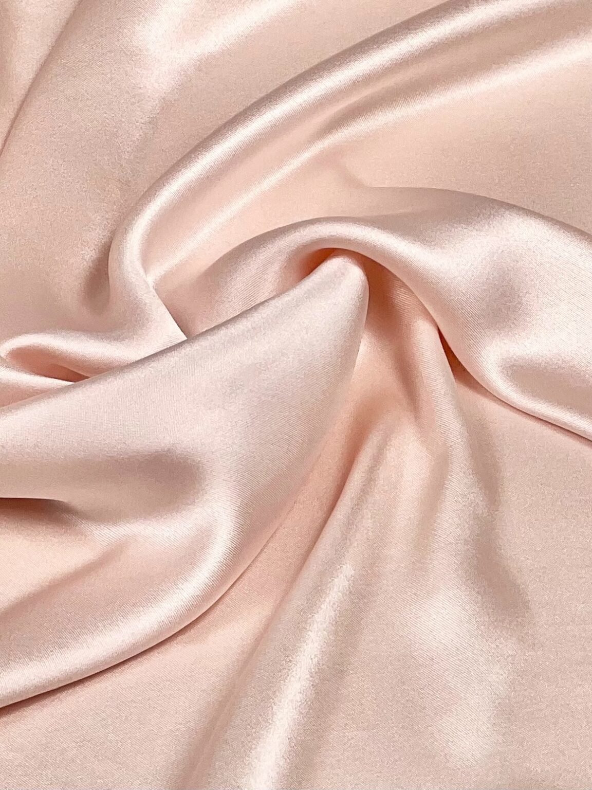 Satininis vienspalvis šilkas su elastanu „Pearl Pink“