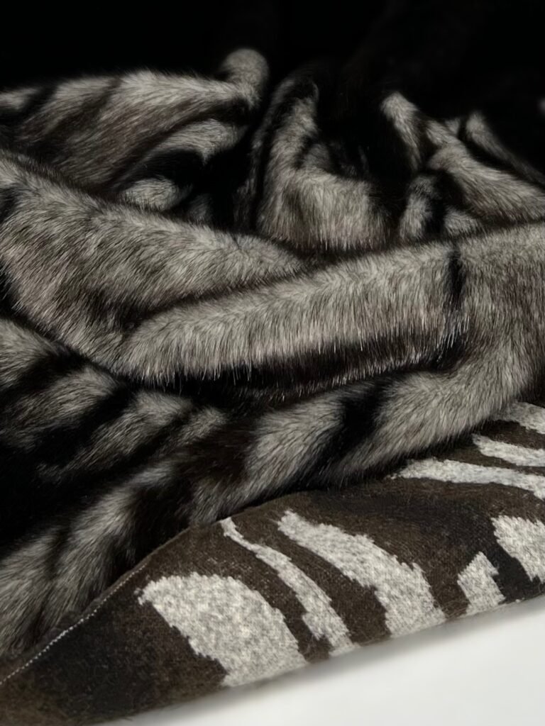Коротковорсовый искусственный мех с дизайном «Cocofur»