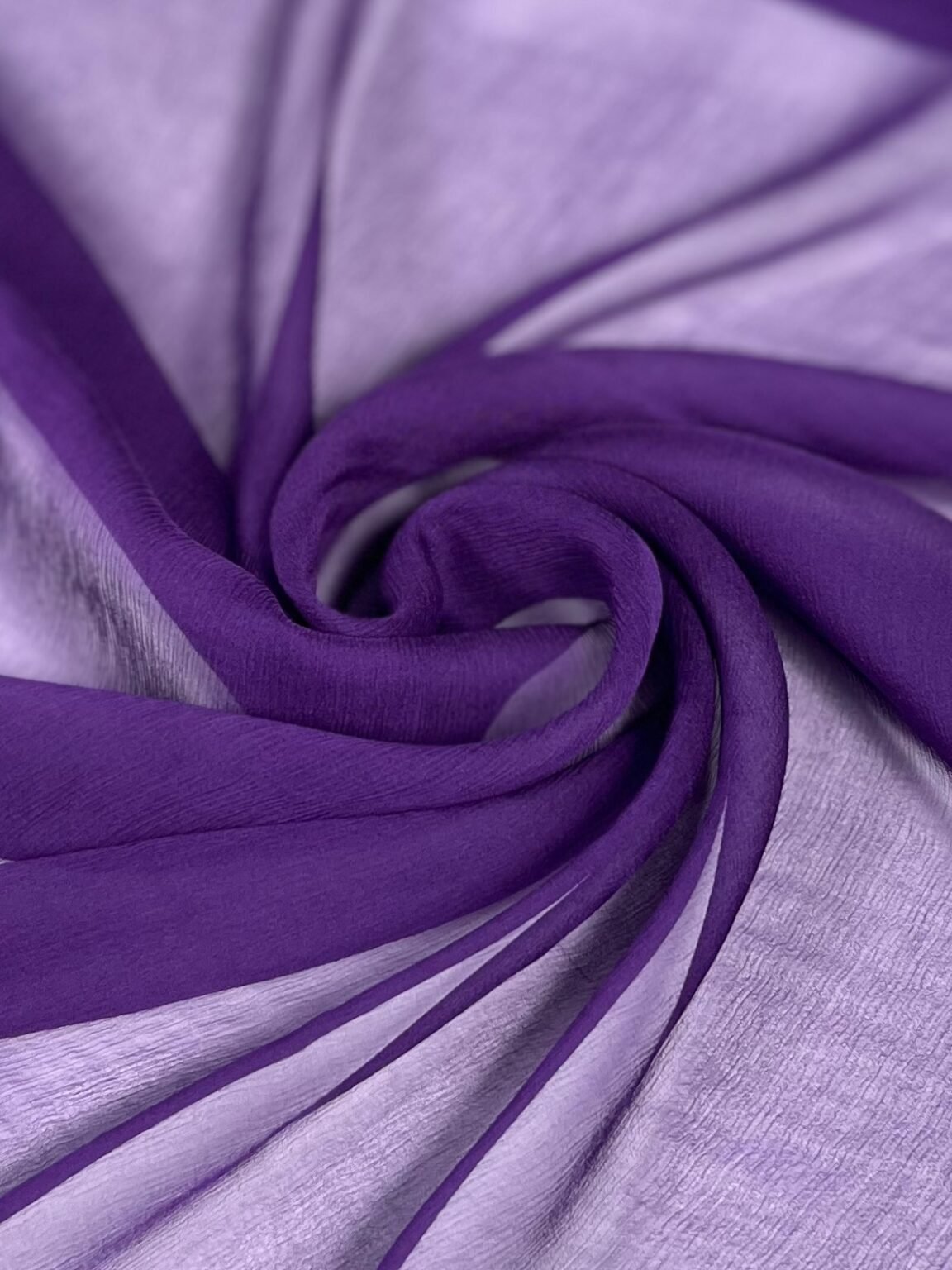 Itališkas kolekcinis šifoninis vienspalvis natūralus šilkas su elastanu „Purple“