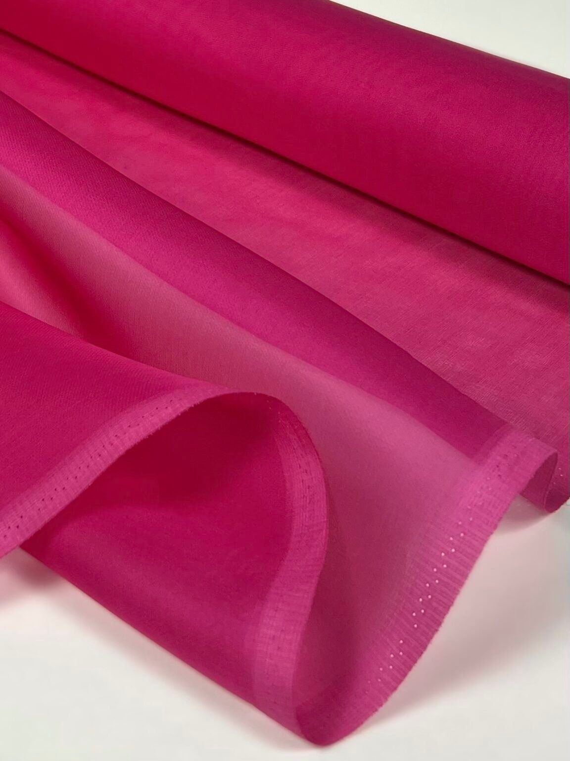 Itališka kolekcinė natūralaus šilko organza ryškiai rožinės spalvos