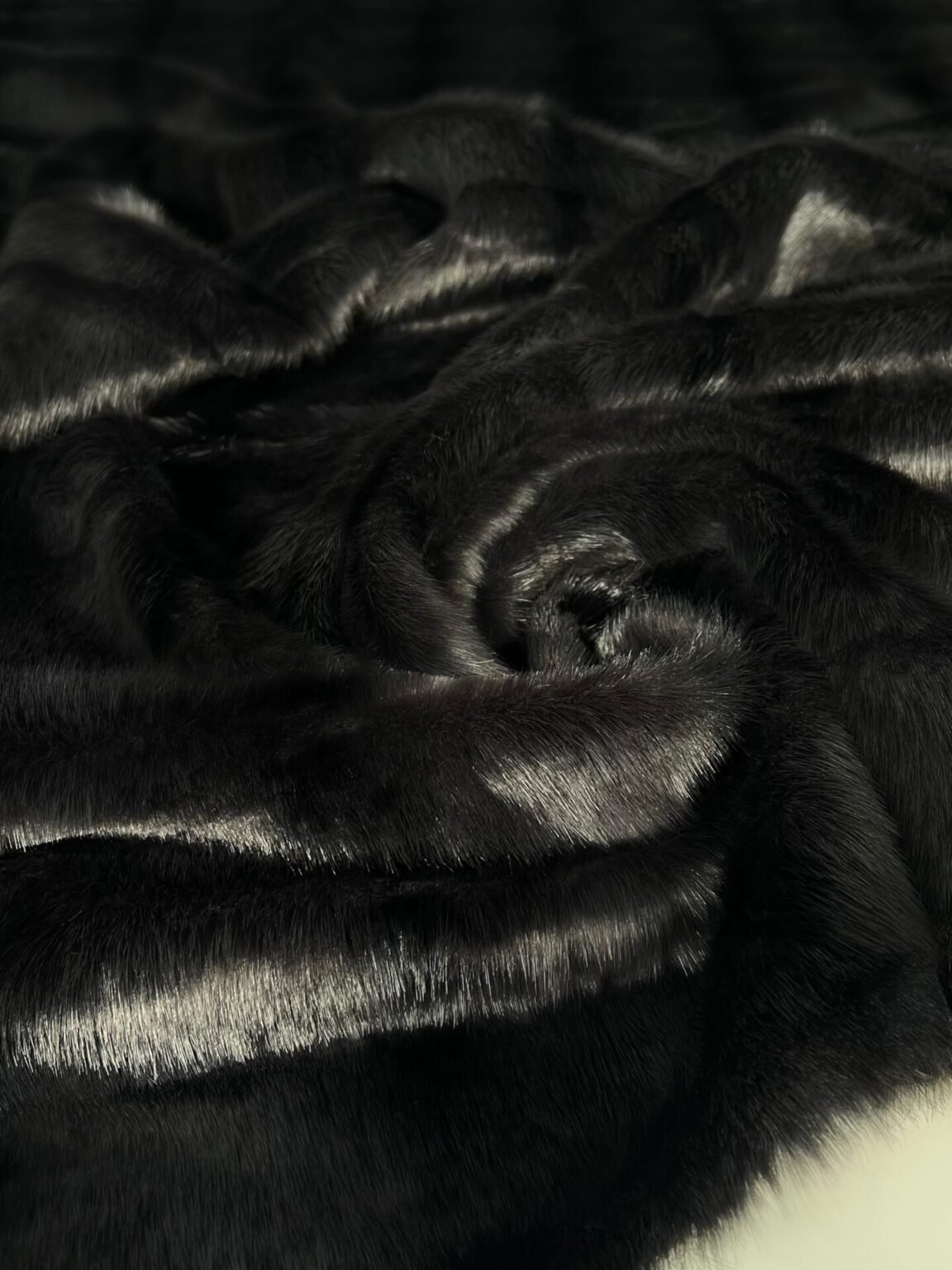 Trumpo plauko dirbtinis kailis „Onyx“