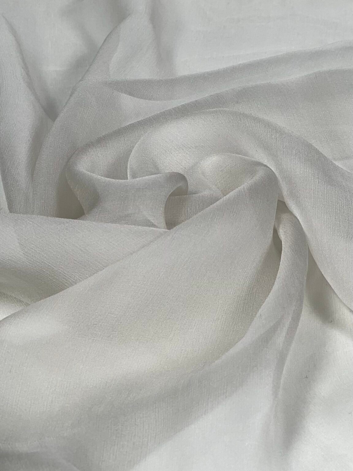 Itališkas kolekcinis šifoninis vienspalvis natūralus šilkas su elastanu „Light Grey“