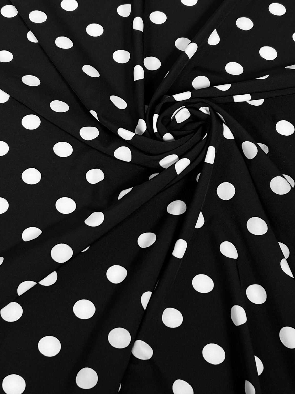 Ткань для платья "Silky" с узором "Black and White"