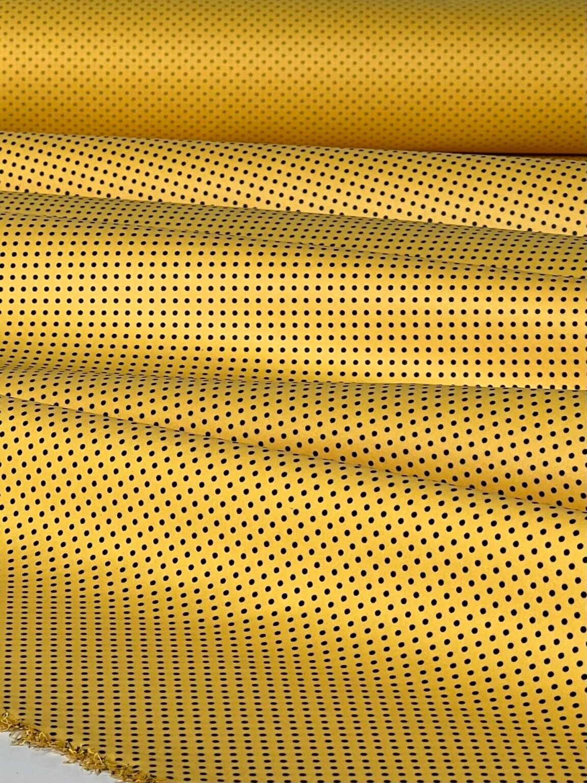 Plonas striukinis audinys smulkiu taškelių rašto „Yellow“