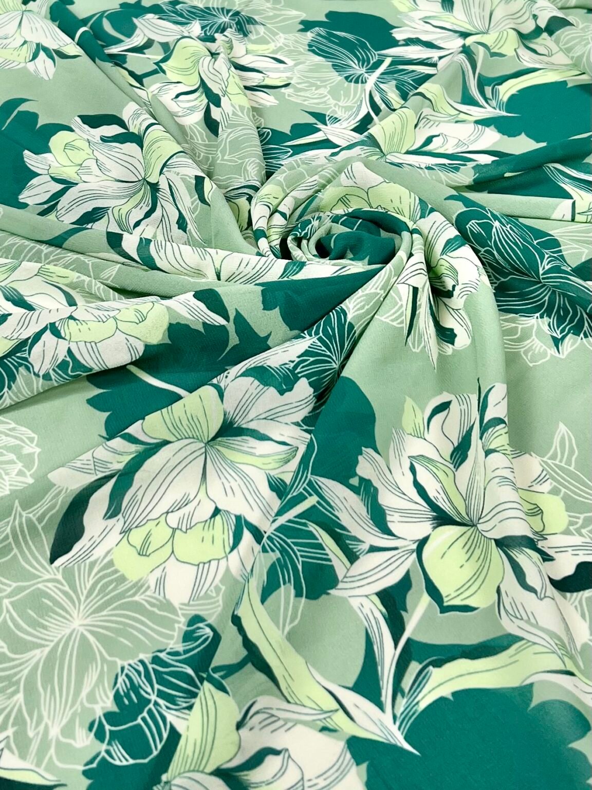 Šifonas su dizainu „Green Flores“