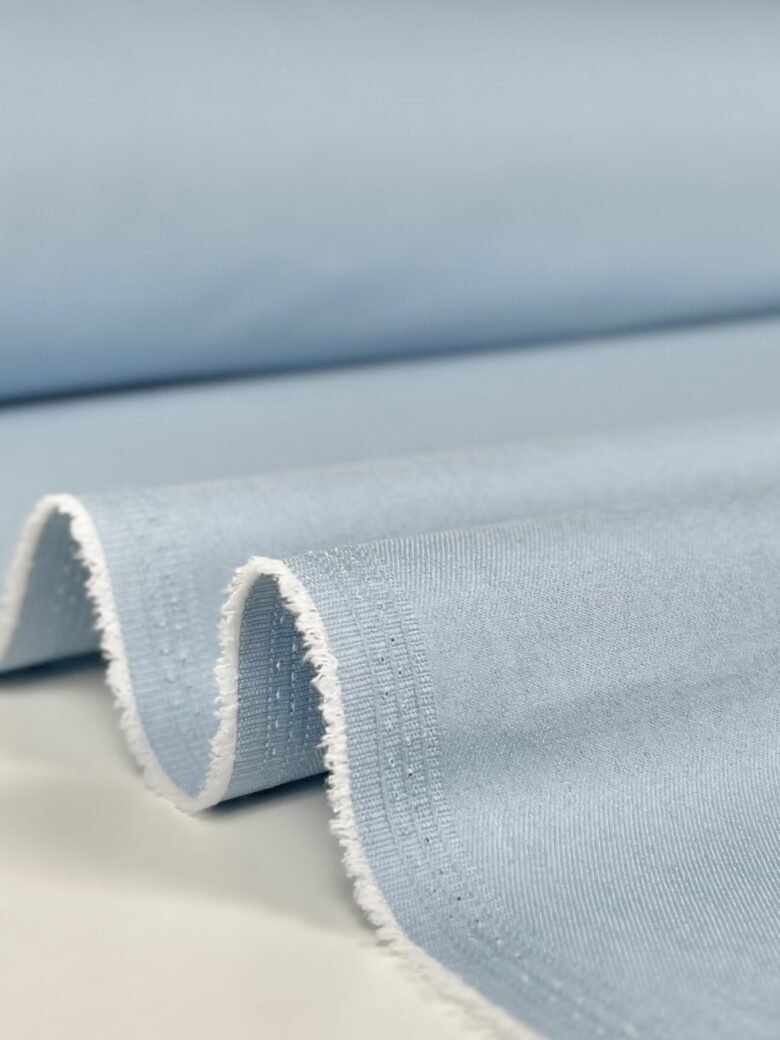Minkštas medvilnės džinsas su elastanu „Baby Blue“