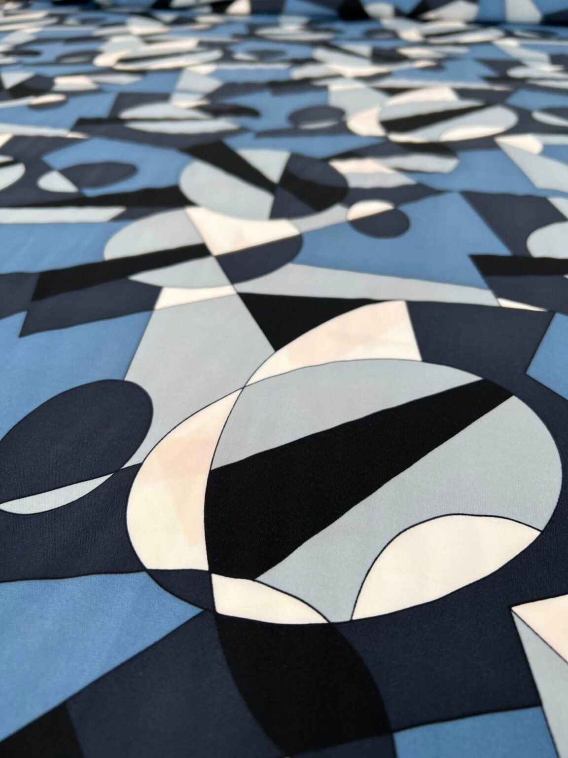 „SPH“ suknelinis audinys „Blue Abstraction“ (SU BROKU)