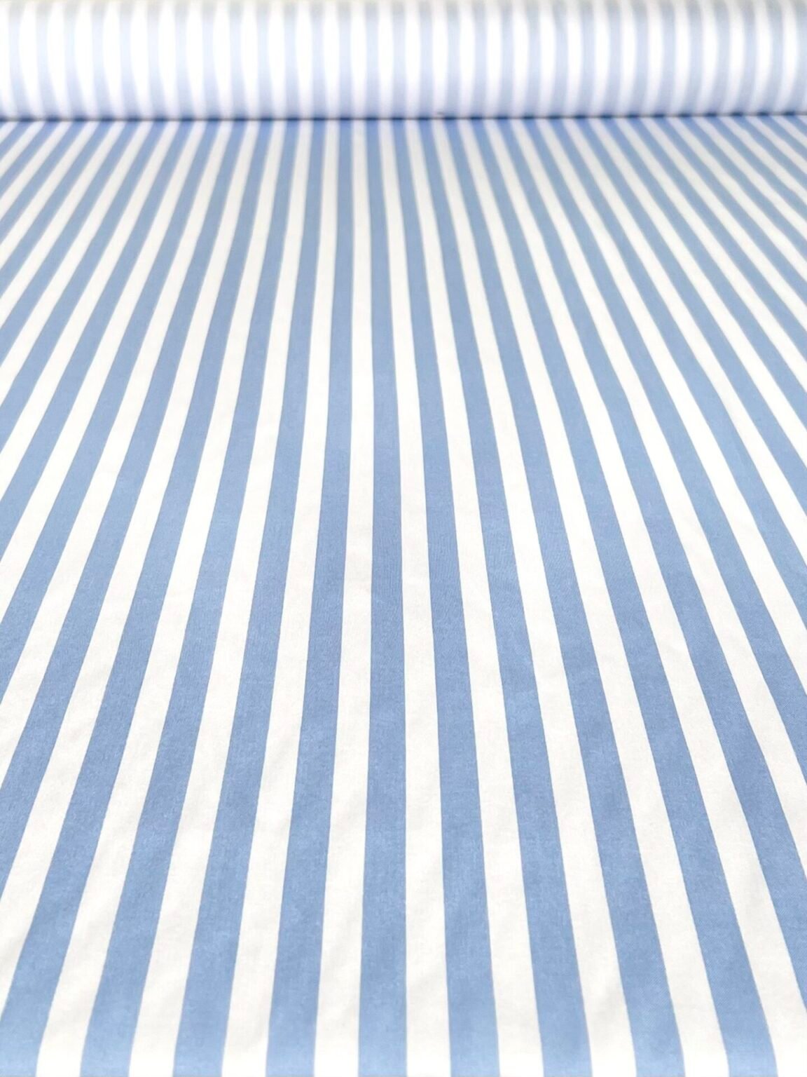 Suknelinis-kostiuminis viskozės audinys dryžuoto rašto „Light Blue“