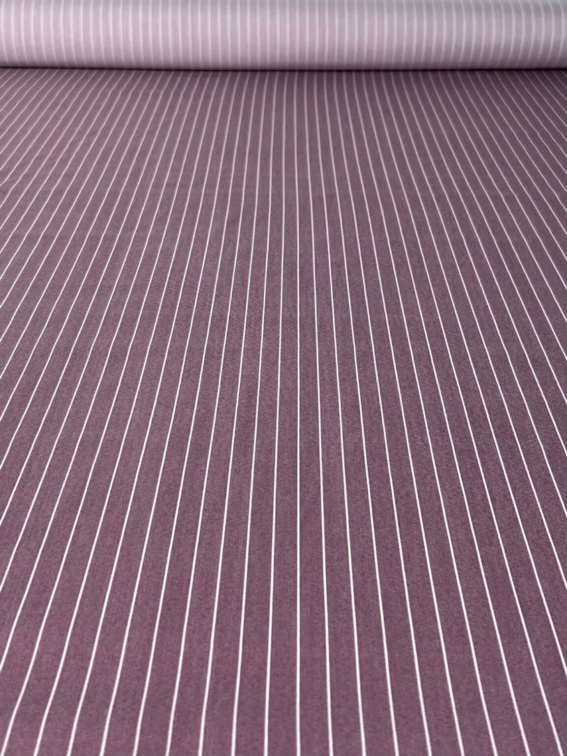 Suknelinis-kostiuminis viskozės audinys dryžuoto rašto „Dusty Purple“
