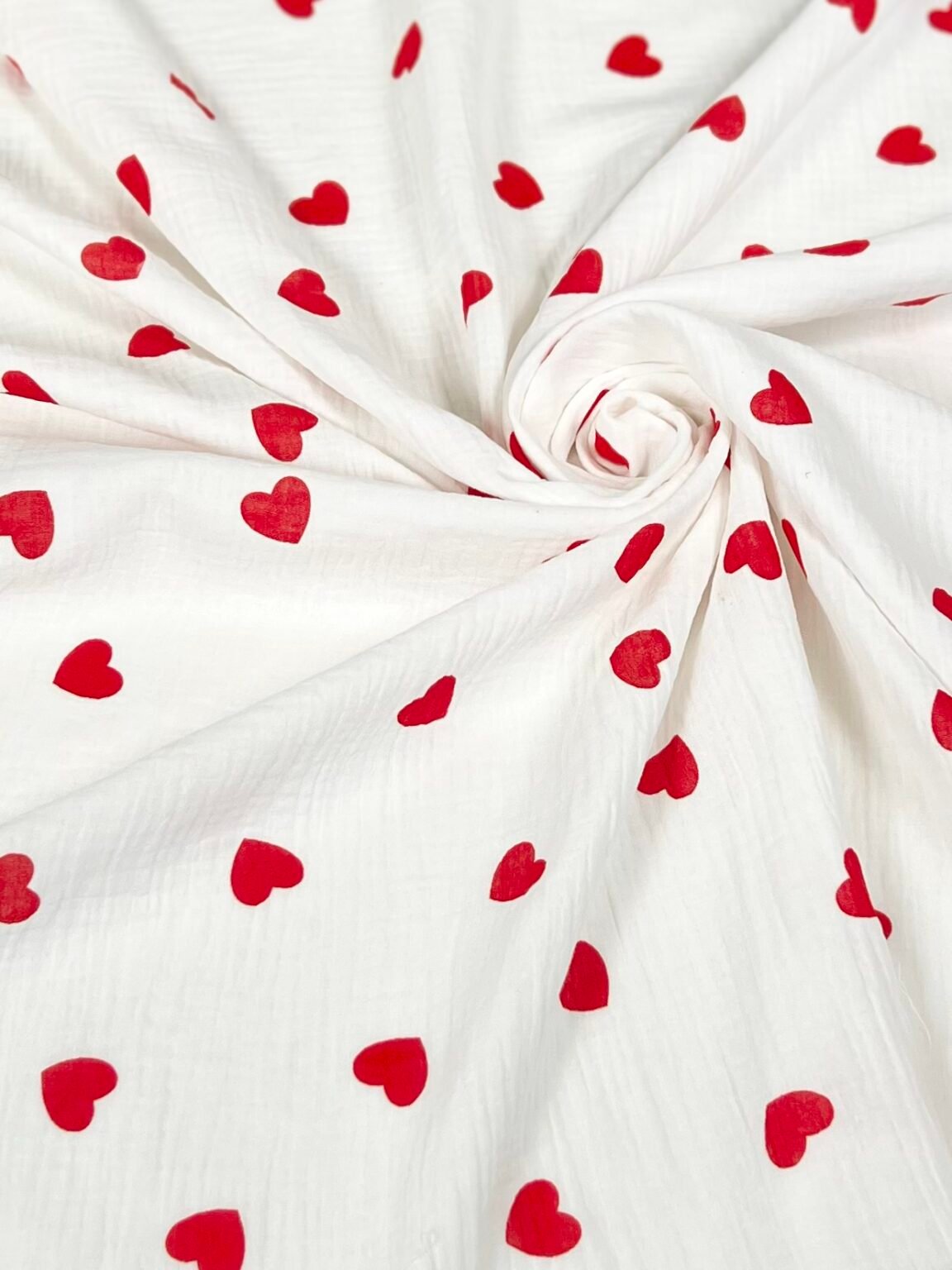 Muslinas su spauda „Amore“