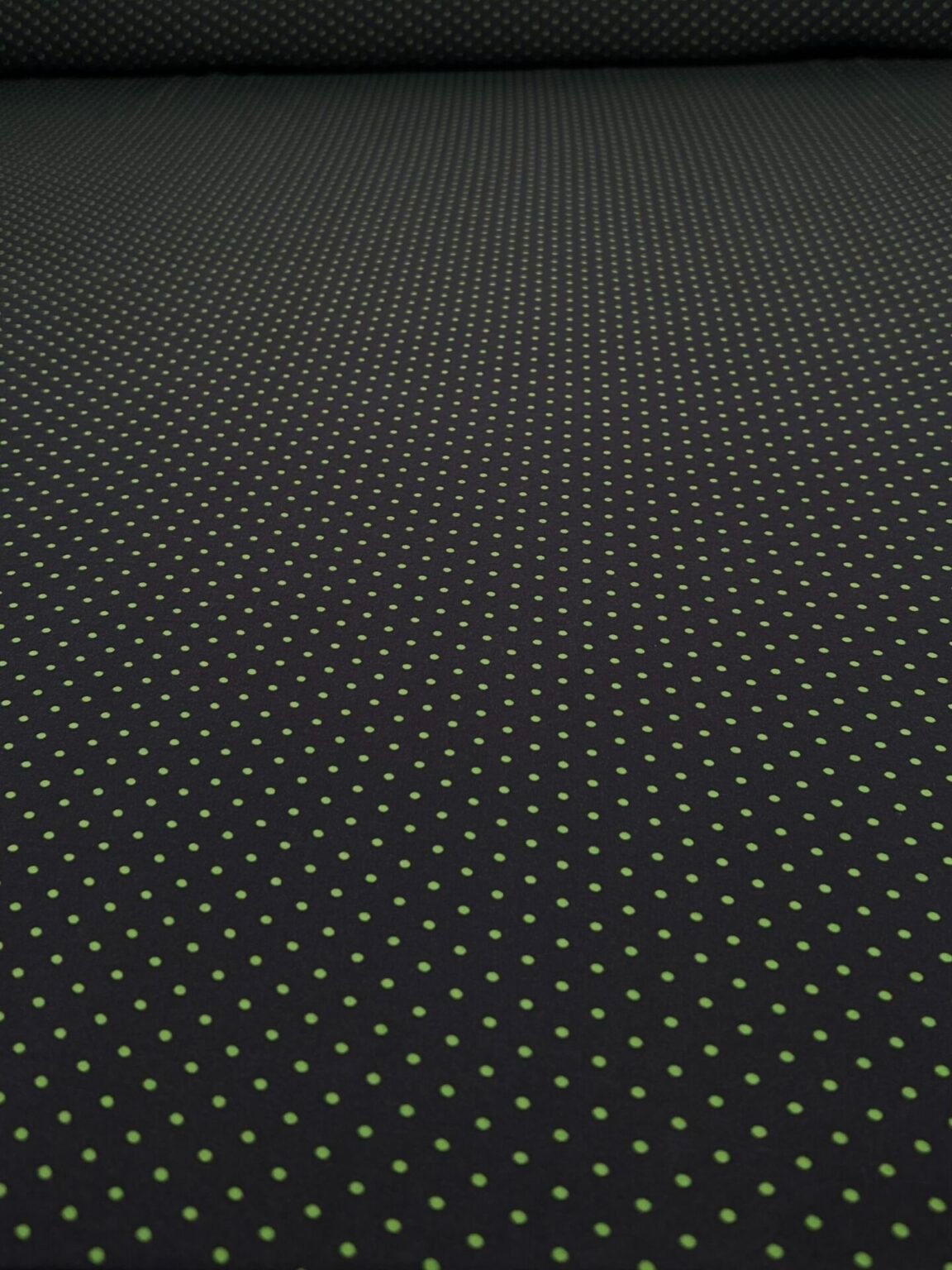 Ткань для платьев «SPH» с мелким узором в виде точек «Green Dots»