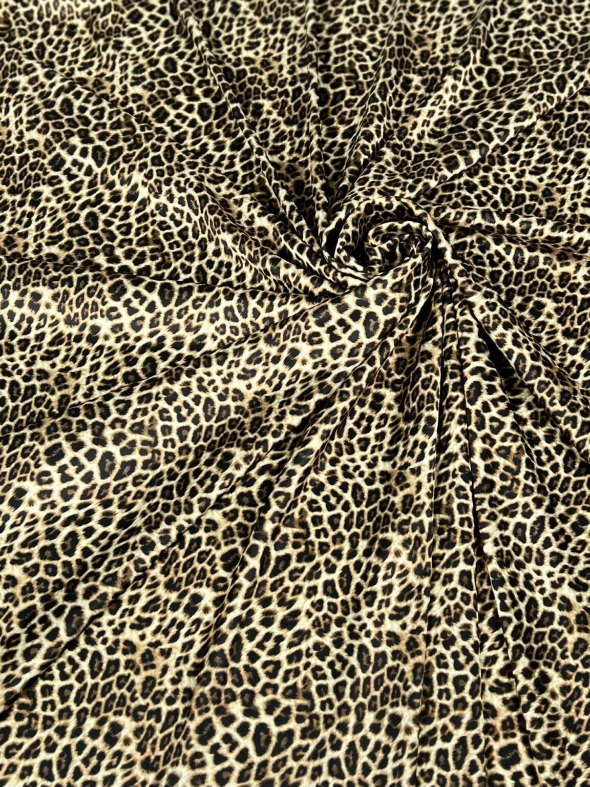 Armani šilkas (satinas) „Golden Leopard“