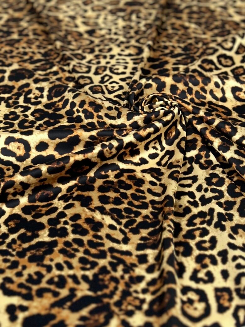 Armani šilkas (satinas) „Wild Leopard“