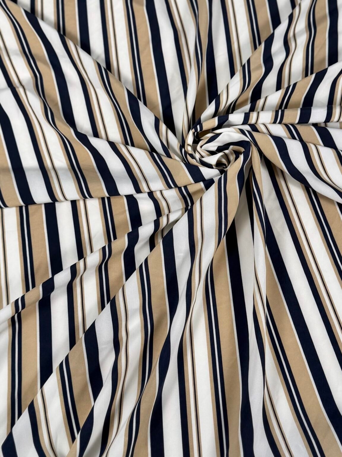 „Silky“ suknelinis audinys „Dune Lines“ dryžuoto rašto