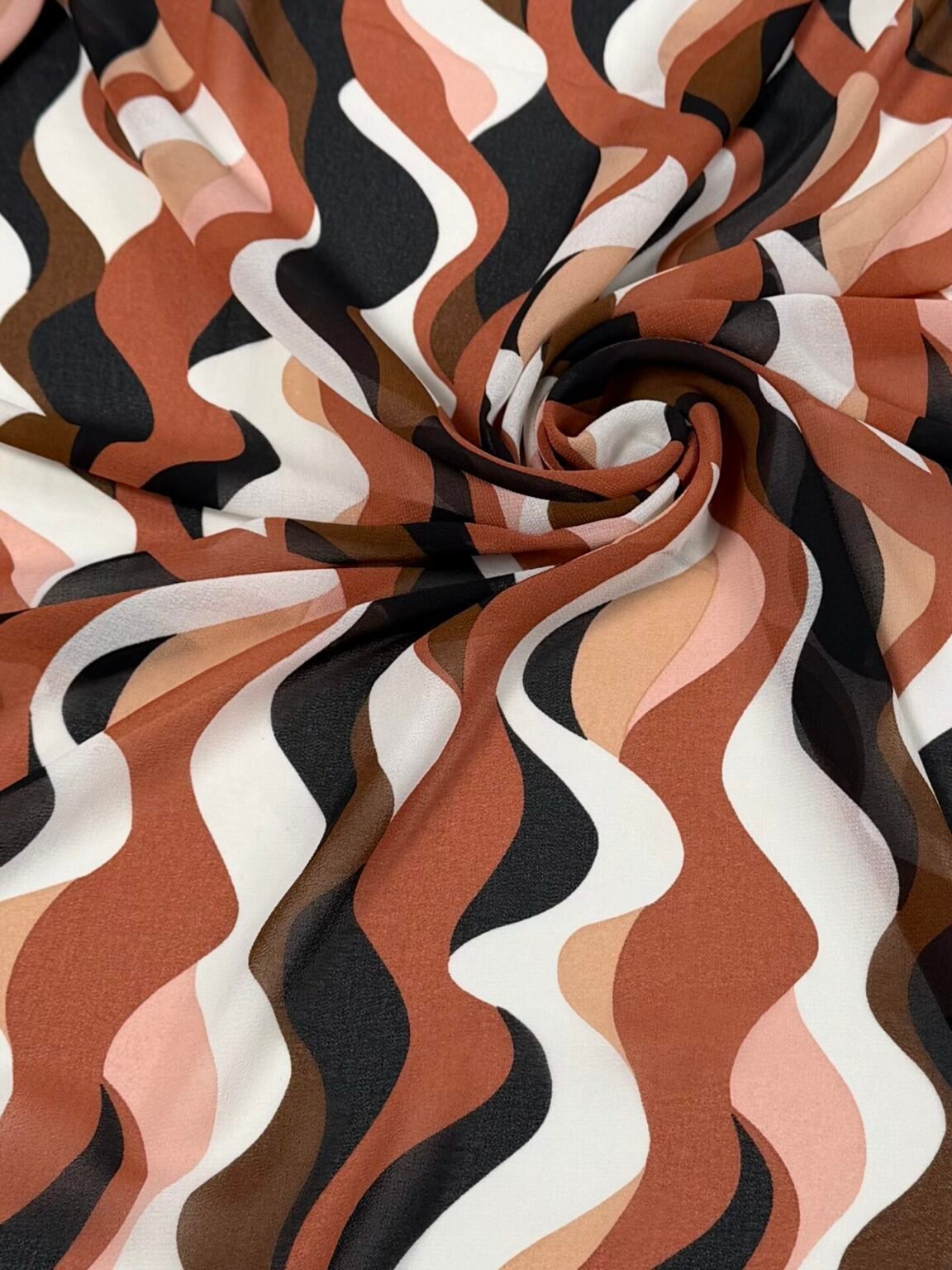 Tamprus šifonas su dizainu „Wave“