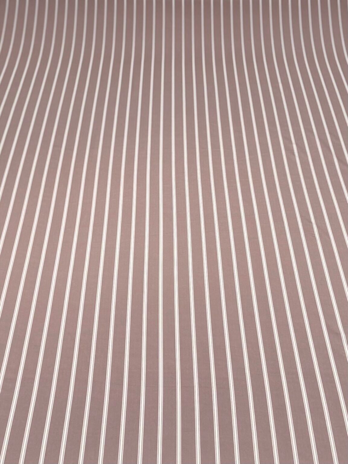 „Silky“ suknelinis audinys „Taupe Stripe“ dryžuoto rašto