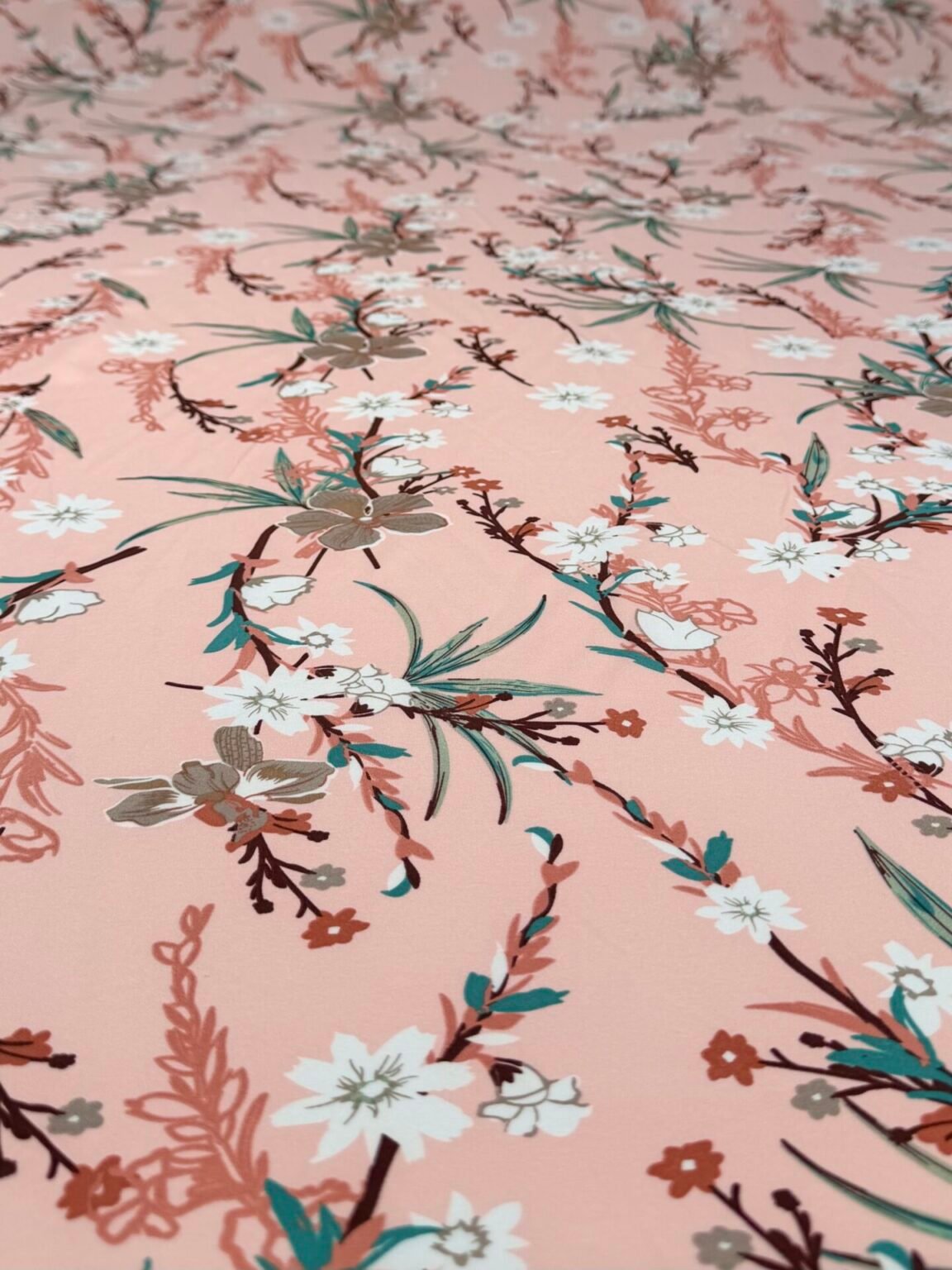 „Silky“ suknelinis audinys „Flower Mix“ gelėto rašto