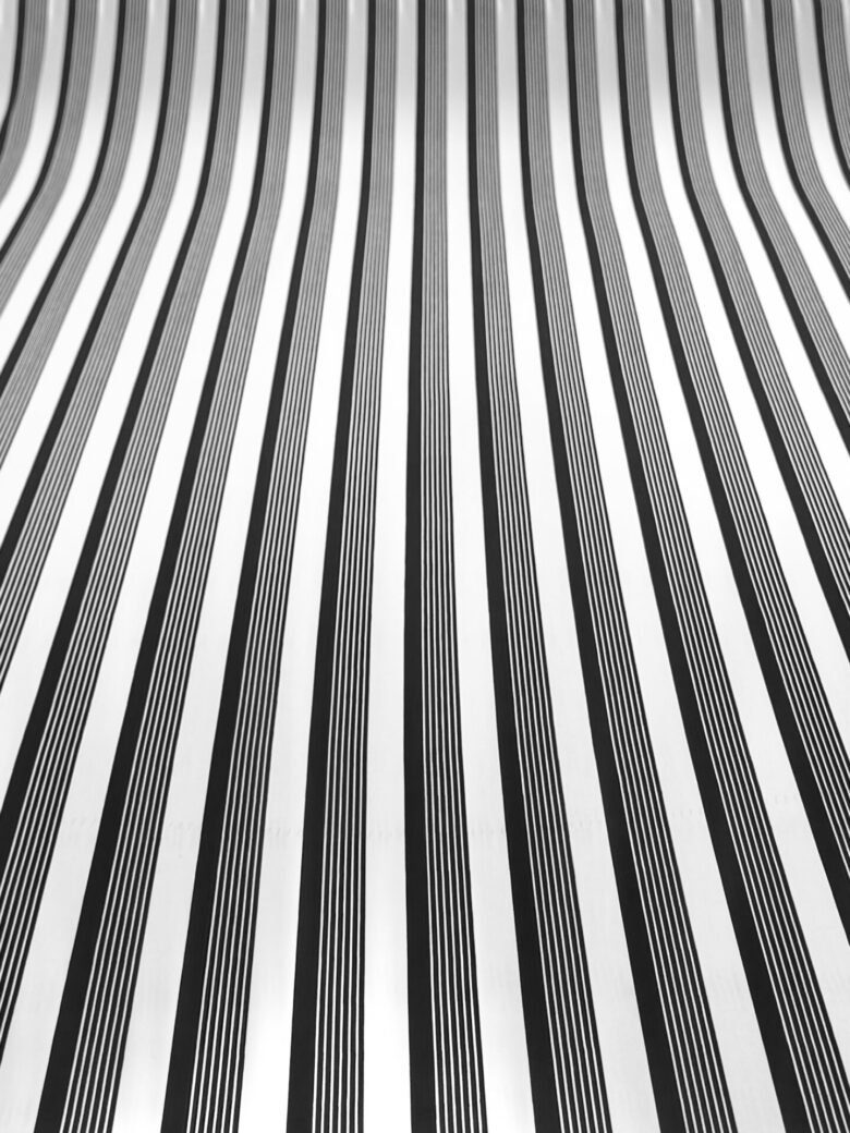 „SPH“ suknelinis audinys „Black and White“ dryžuoto rašto
